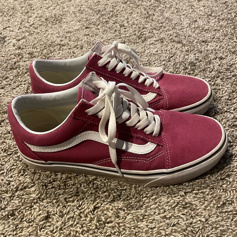 Maroon/red low top Vans